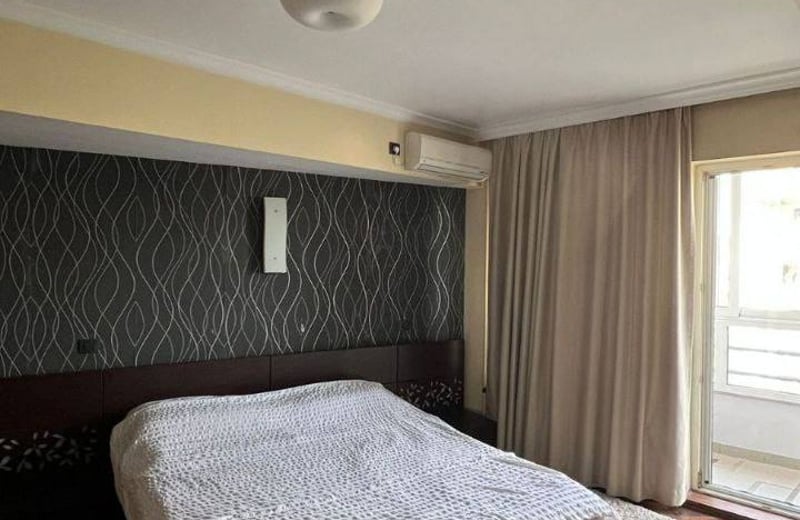 Alquiler de un espacioso apartamento de 3 habitaciones, 125 m², centro de la ciudad, Belgrado, Serbia